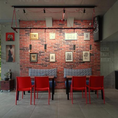 Cubby Hotel 利沃夫 外观 照片