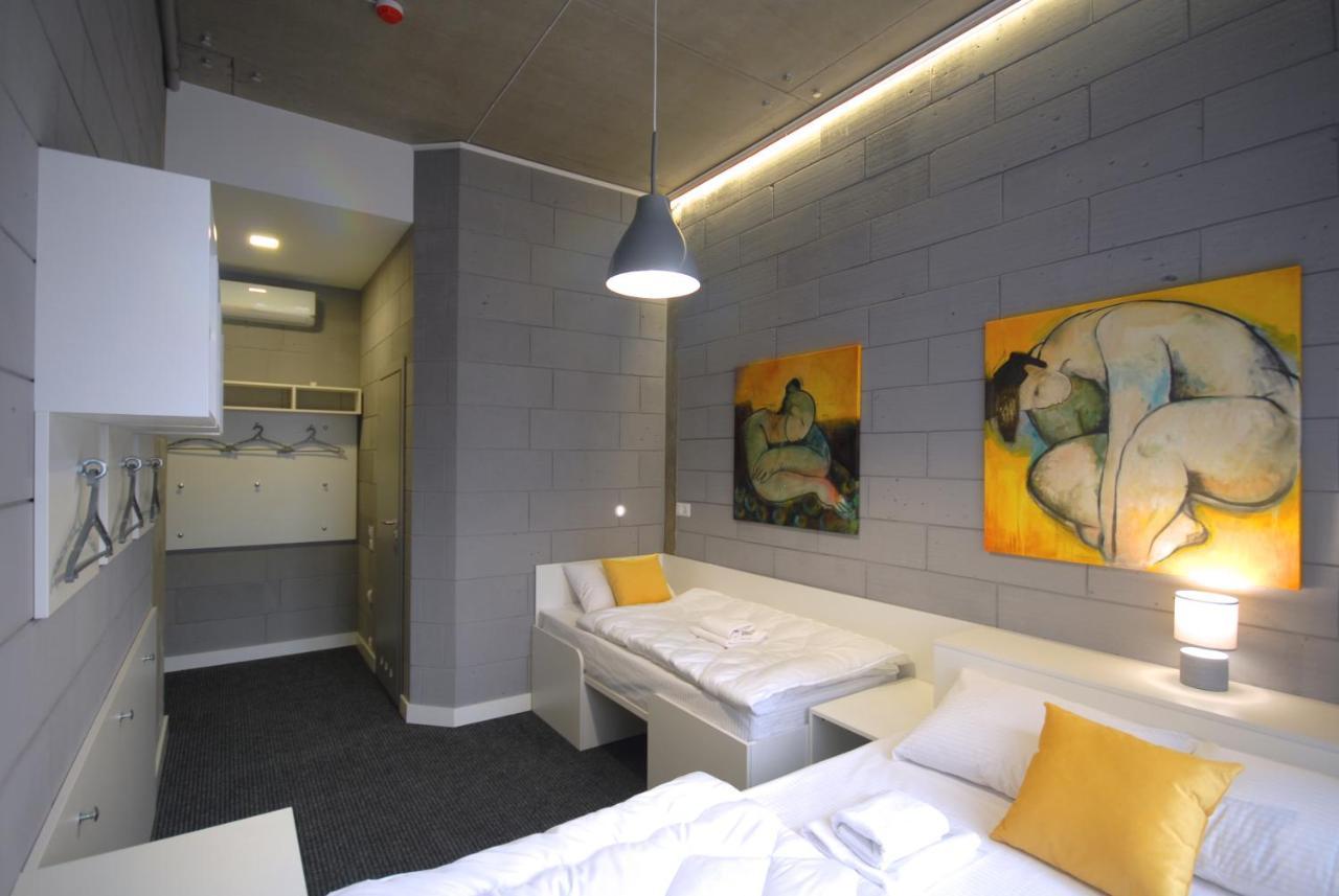 Cubby Hotel 利沃夫 外观 照片