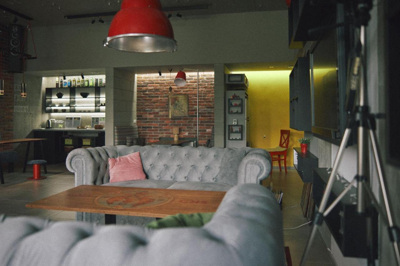 Cubby Hotel 利沃夫 外观 照片