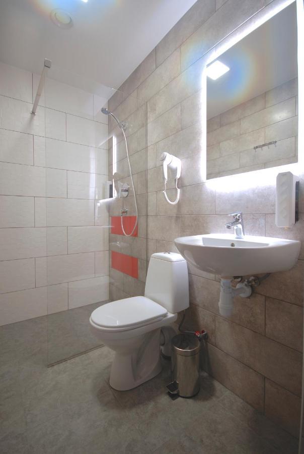 Cubby Hotel 利沃夫 外观 照片