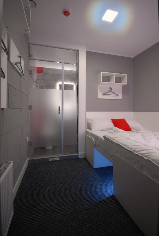 Cubby Hotel 利沃夫 外观 照片