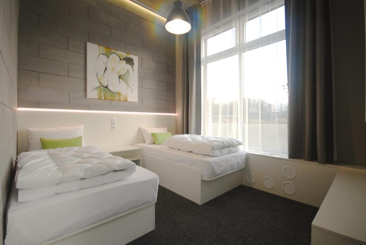 Cubby Hotel 利沃夫 外观 照片
