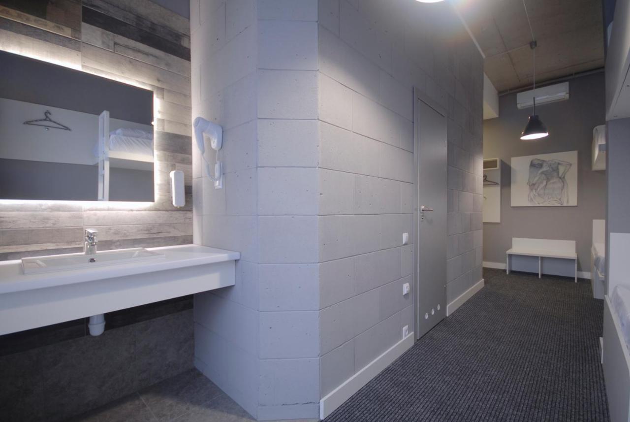 Cubby Hotel 利沃夫 外观 照片