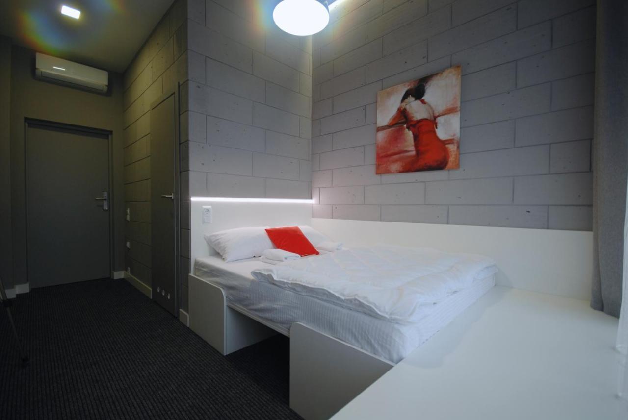 Cubby Hotel 利沃夫 外观 照片