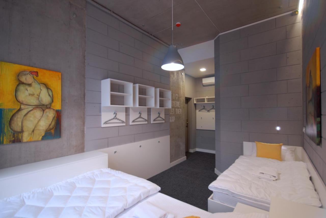 Cubby Hotel 利沃夫 外观 照片