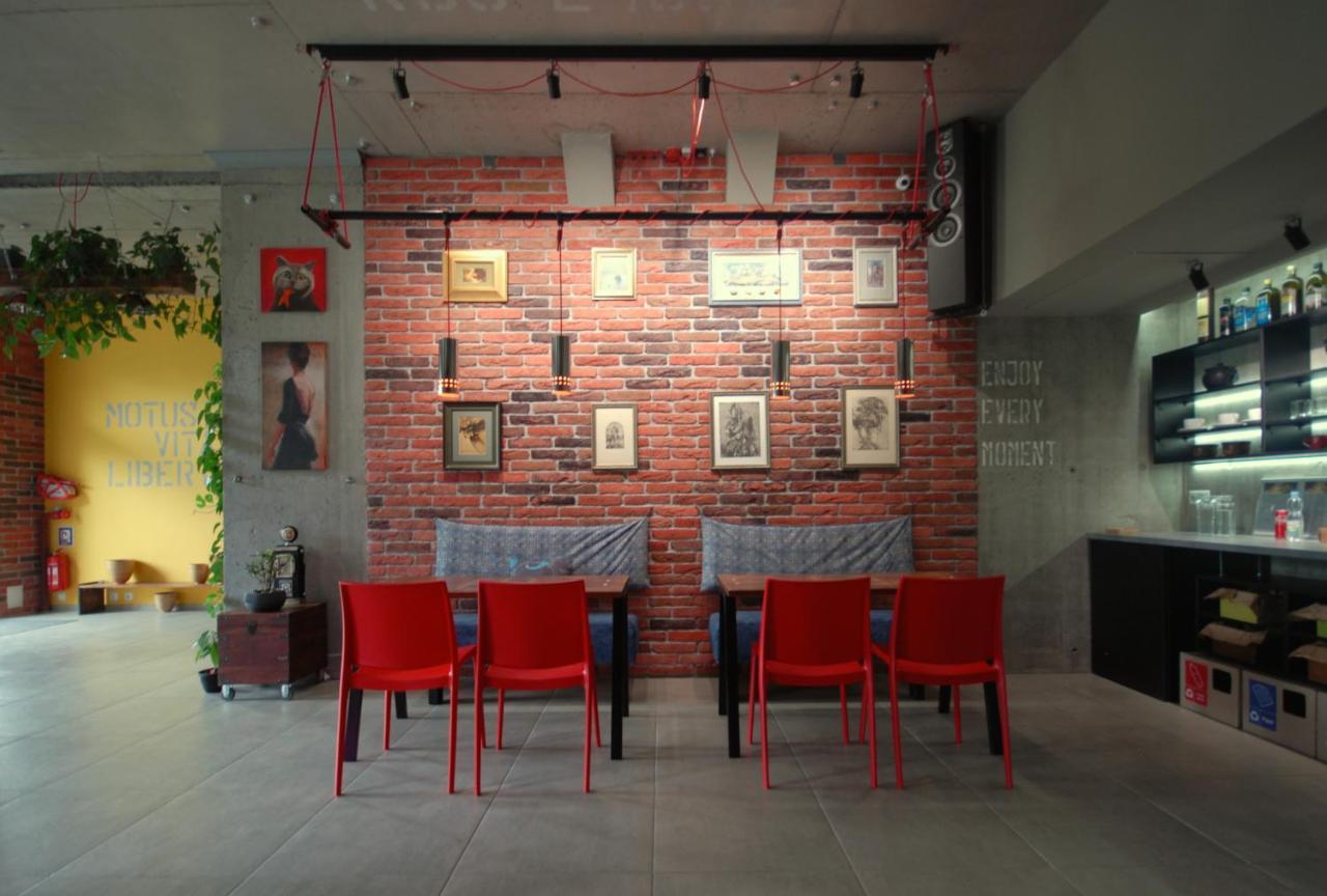 Cubby Hotel 利沃夫 外观 照片